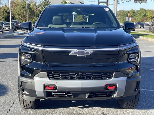 2026 Chevrolet Silverado EV Trail Boss photo 2