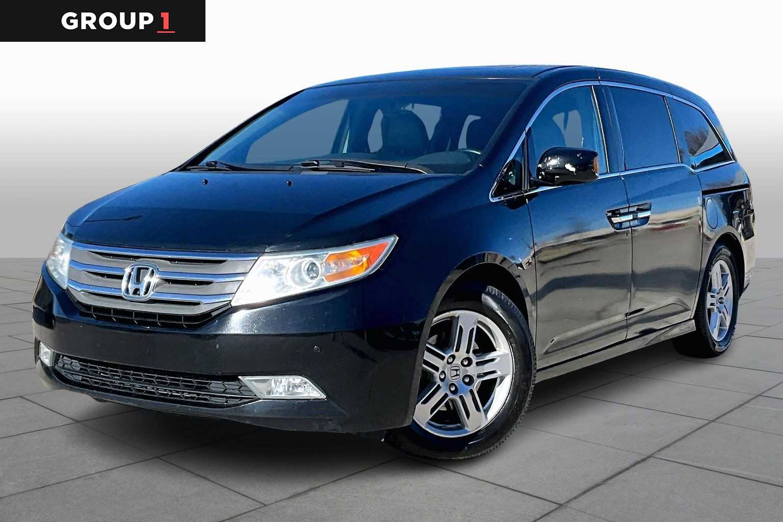 2011 Honda Odyssey Touring's photo
