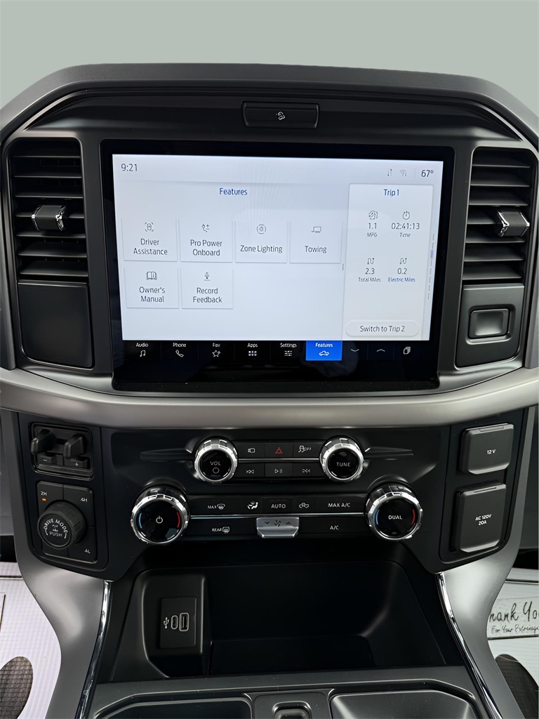 2025 Ford F-150 XLT photo 13