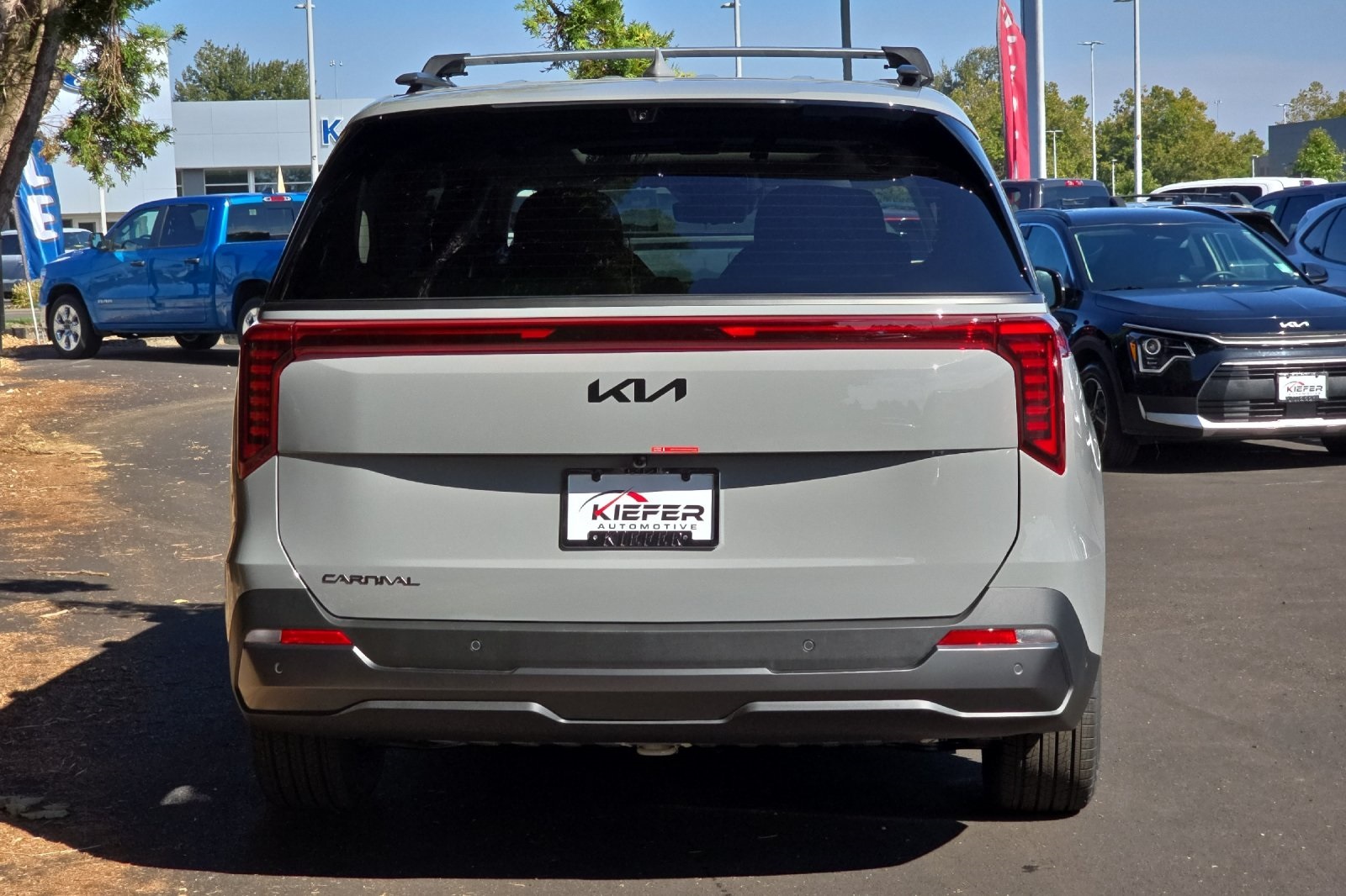 2026 Kia Carnival SX Prestige photo 3
