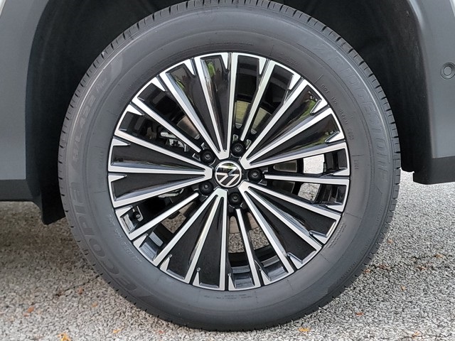 2025 Volkswagen Tiguan S photo 11