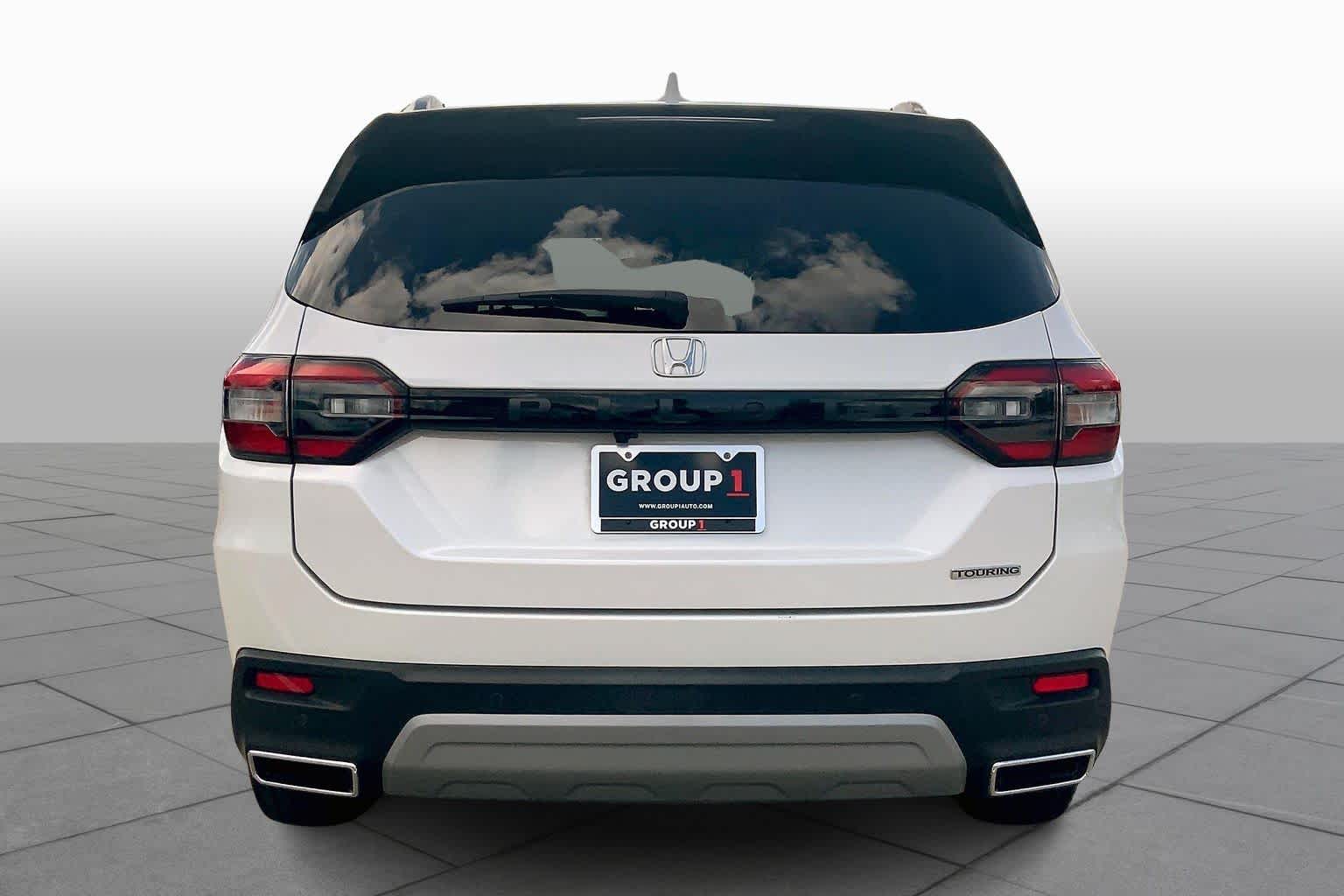 2023 Honda Pilot Touring photo 4