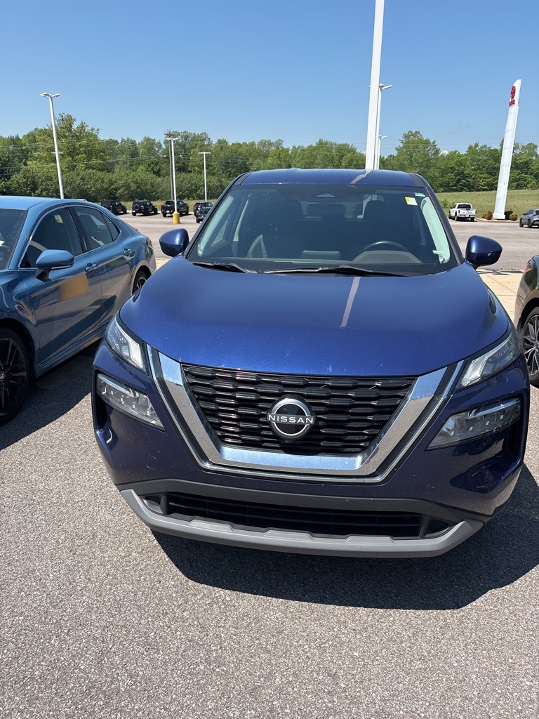2023 Nissan Rogue SV photo 2