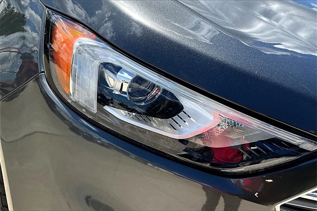 2020 Ford Edge SEL photo 27