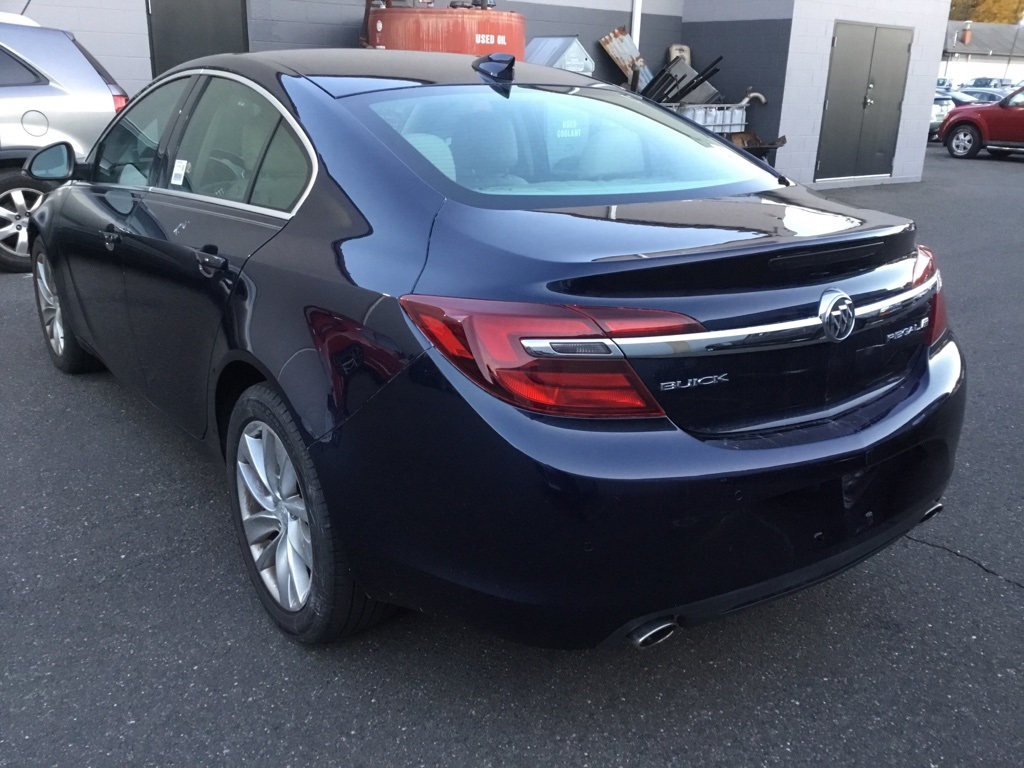 2017 Buick Regal Premium II photo 3