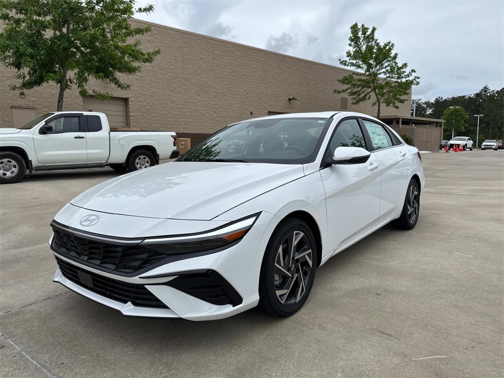 2025 Hyundai Elantra Limited's photo
