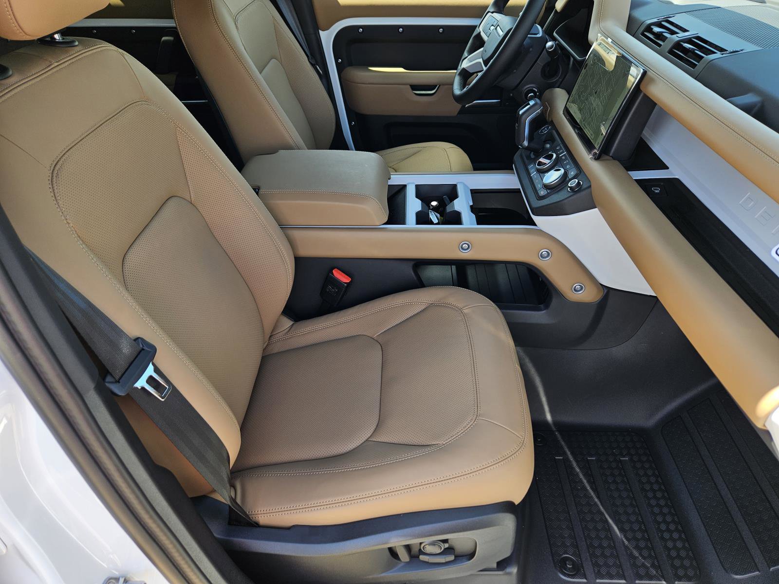 2025 Land Rover Defender 110 X-Dynamic SE photo 33
