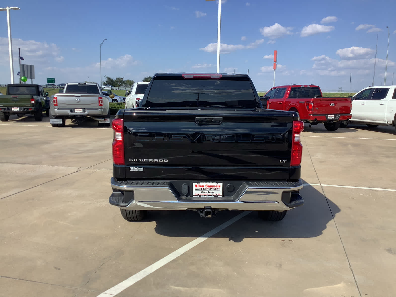 2023 Chevrolet Silverado 1500 LT photo 6