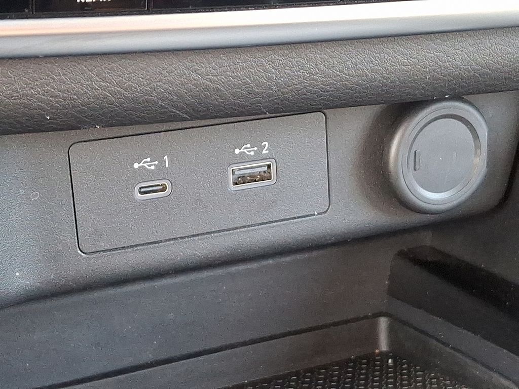 2023 Nissan Rogue SV photo 20