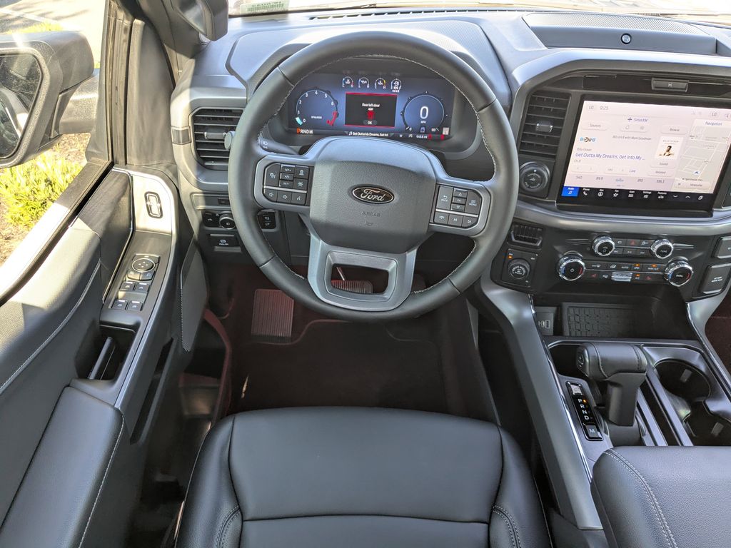 2025 Ford F-150 XLT photo 18