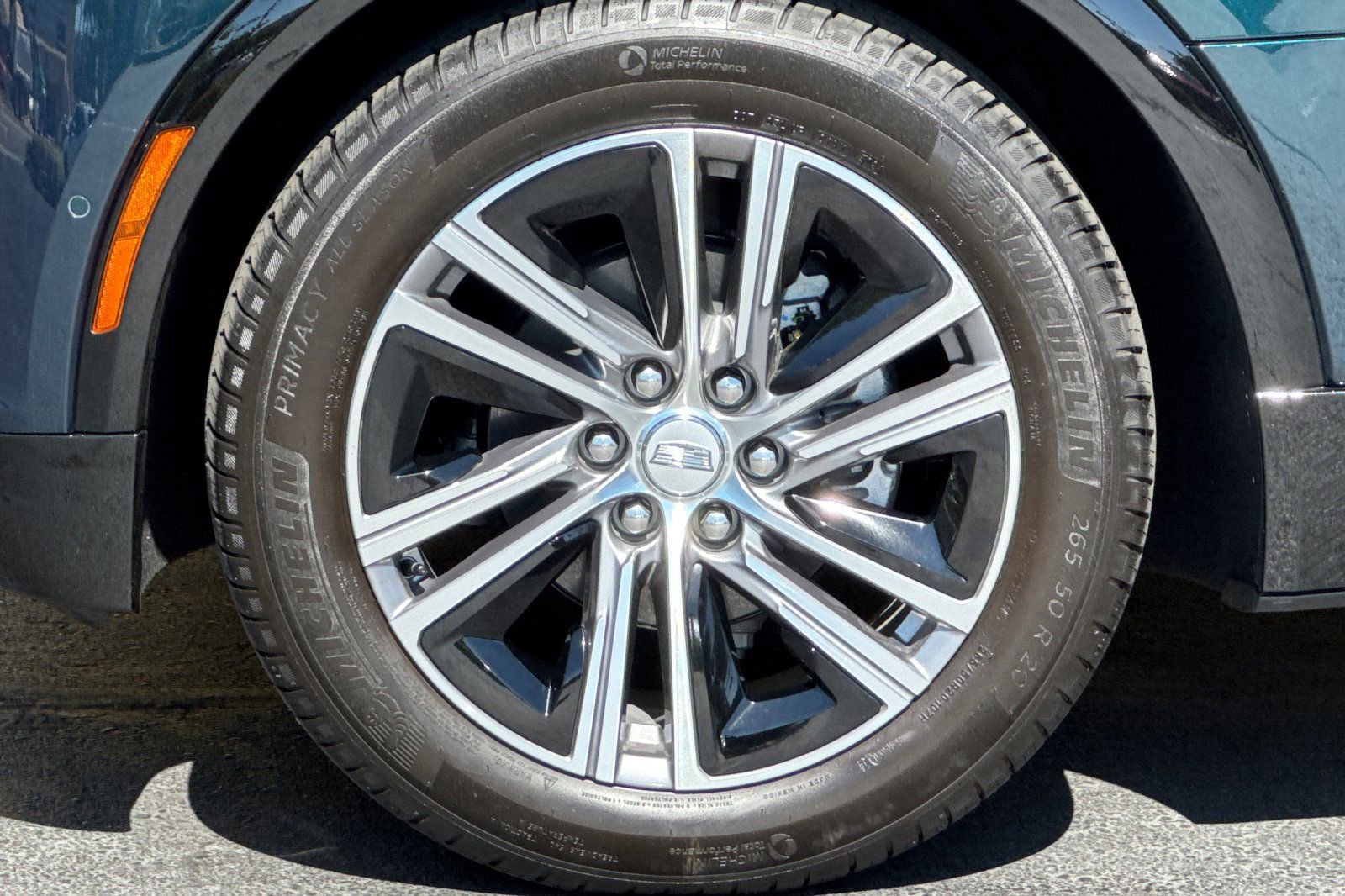 2025 Cadillac Lyriq Luxury photo 24