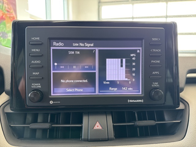 2021 Toyota RAV4 XLE photo 19