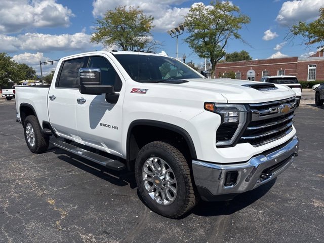 2025 Chevrolet Silverado 2500HD LTZ photo 3