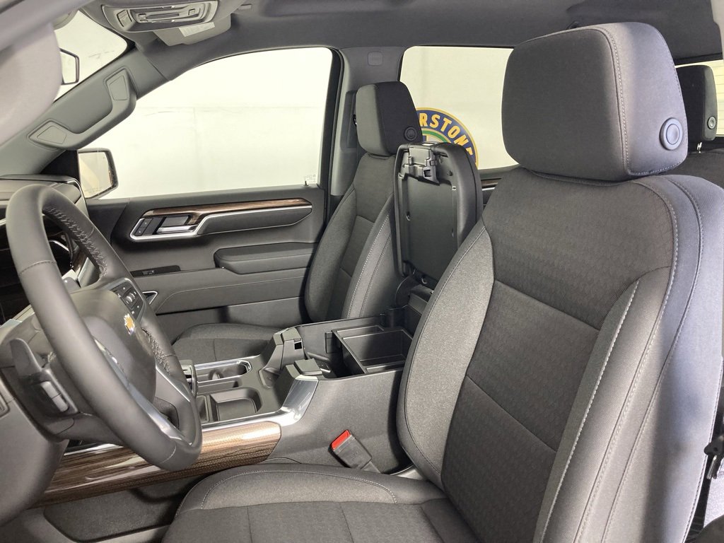 2026 Chevrolet Silverado 1500 LT photo 9