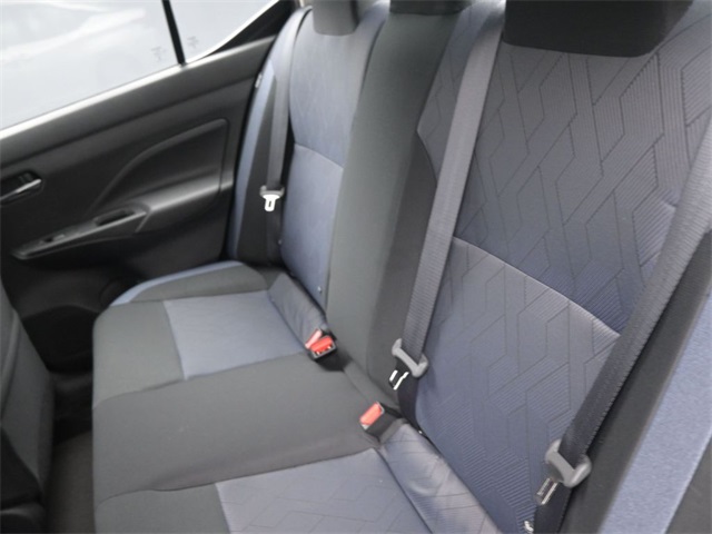 2025 Nissan Versa SV photo 9