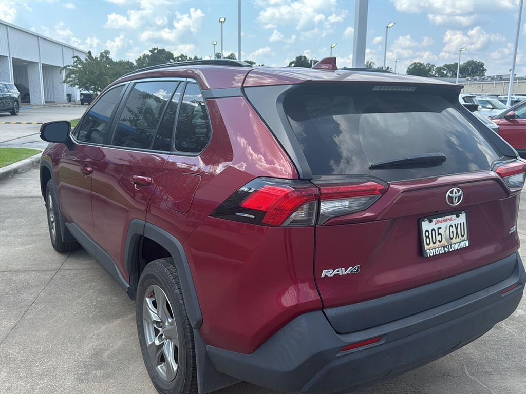 2024 Toyota RAV4 XLE photo 3