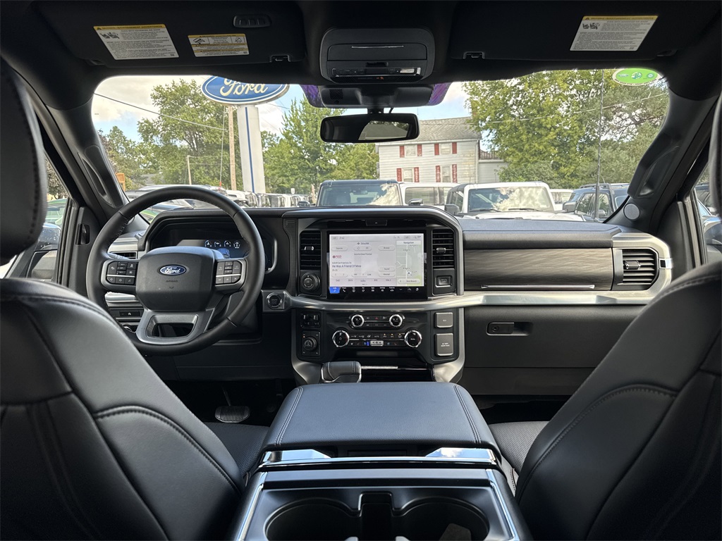 2025 Ford F-150 Lariat photo 24