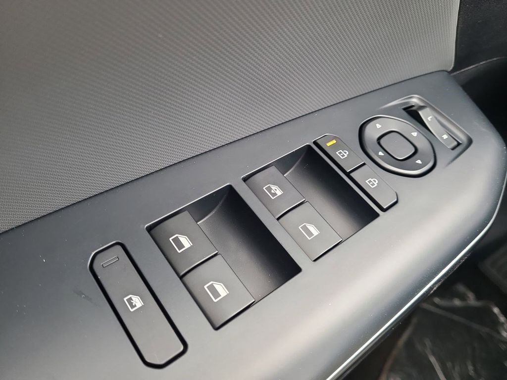 2025 Kia K4 LXS photo 25