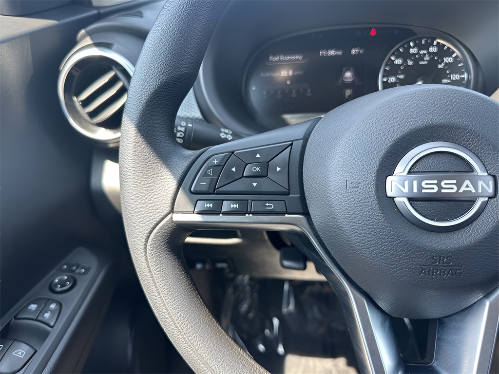 2023 Nissan Kicks SV photo 12