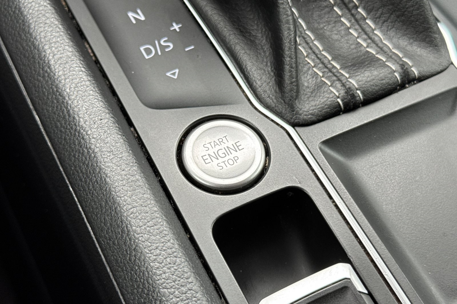 2021 Volkswagen Atlas Cross Sport SE Technology photo 20