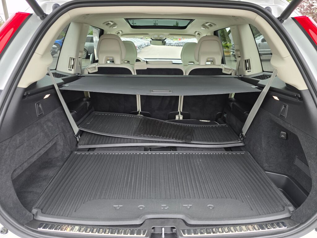 2024 Volvo XC90 Plus photo 13