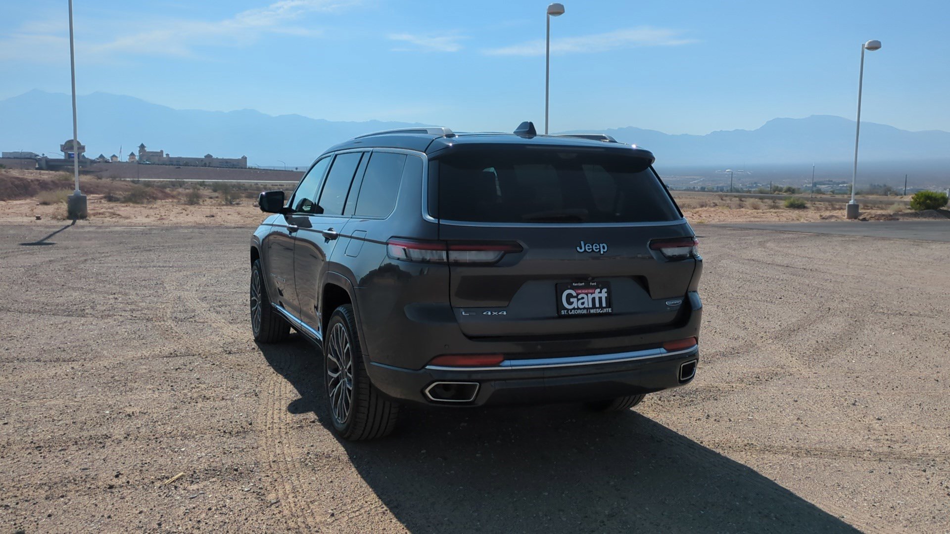 2021 Jeep Grand Cherokee L Summit Reserve photo 5