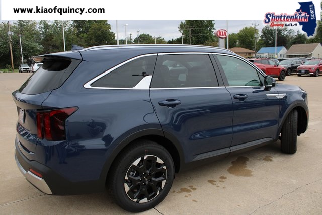 2026 Kia Sorento S photo 2