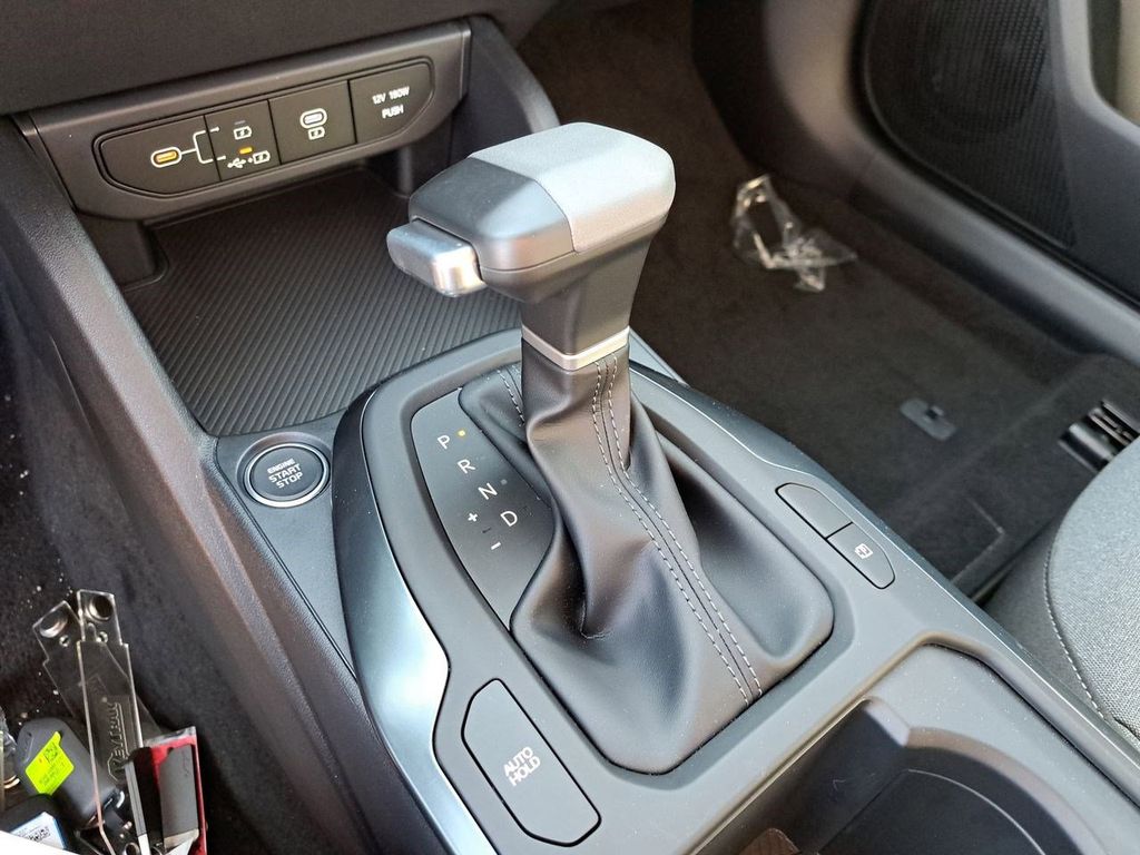 2025 Kia K4 LXS photo 18