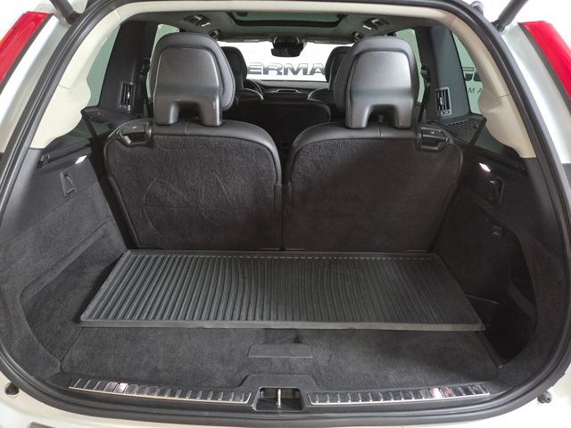 2020 Volvo XC90 T6 Momentum photo 20