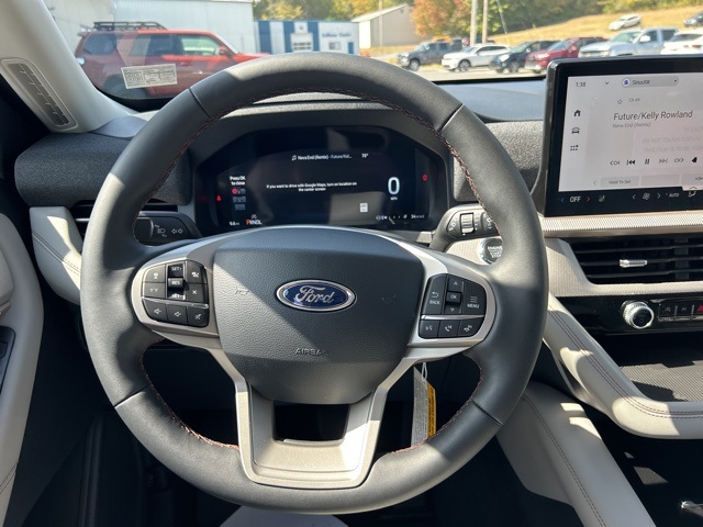2025 Ford Explorer photo 22