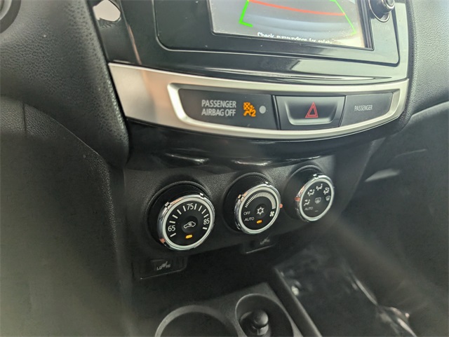 2015 Mitsubishi Outlander Sport SE photo 28