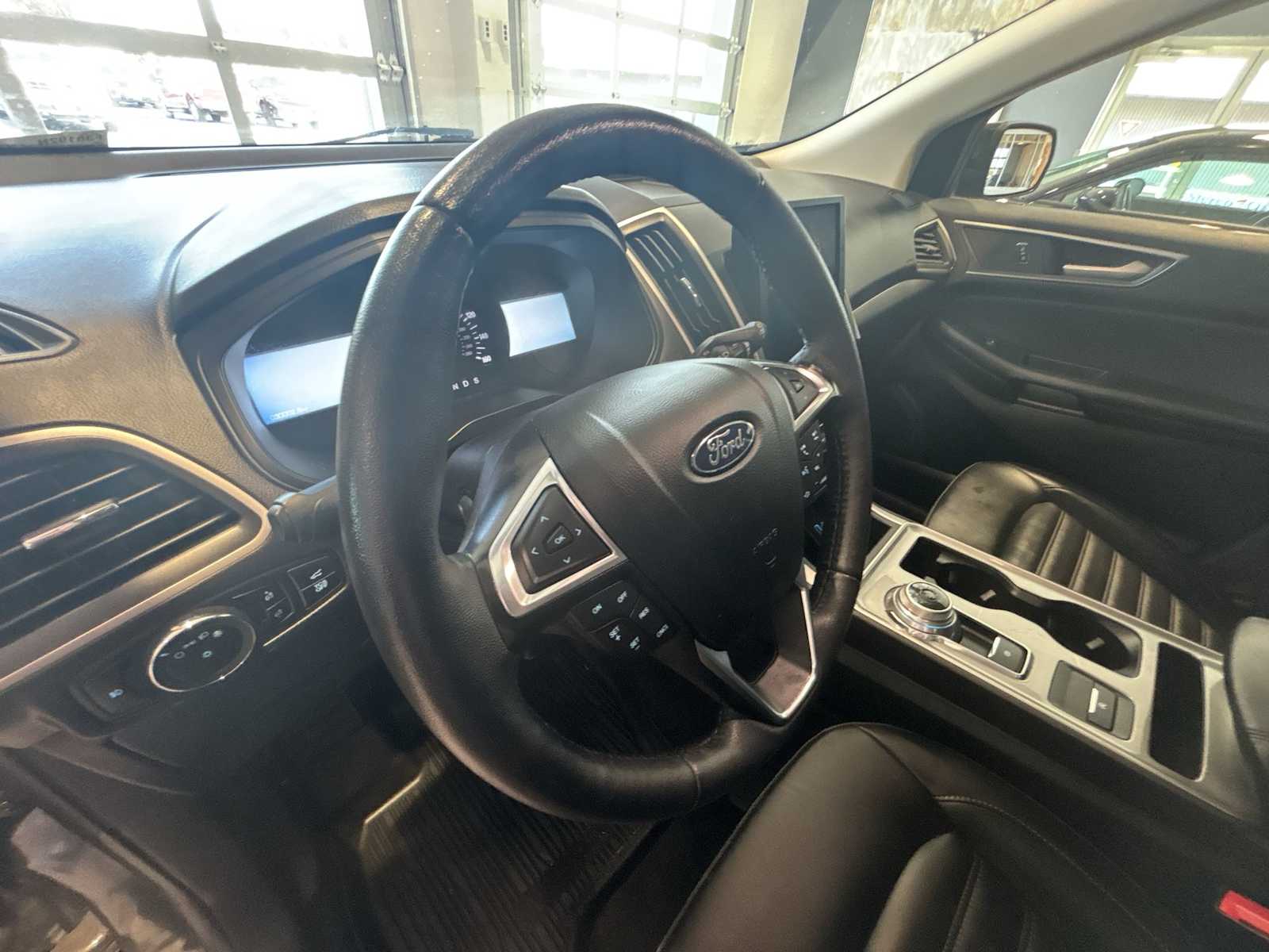 2024 Ford Edge SEL photo 9
