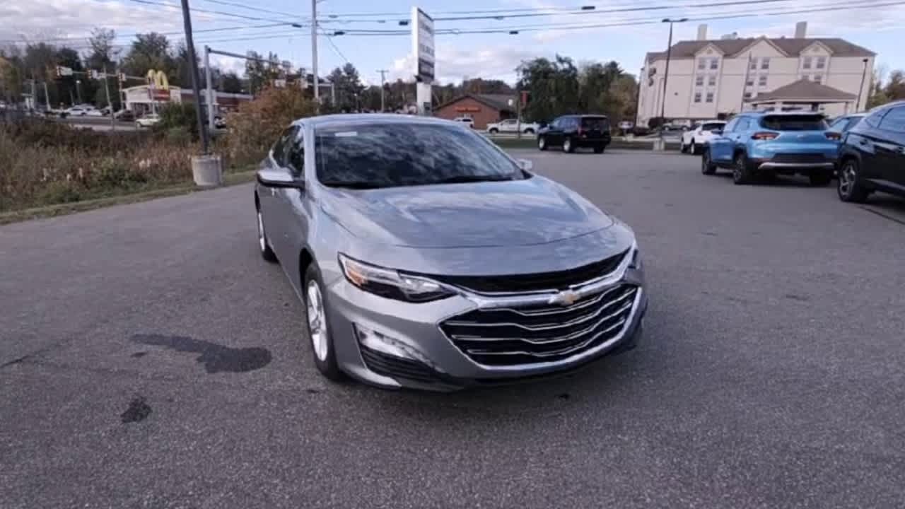 2024 Chevrolet Malibu 1LT photo 3