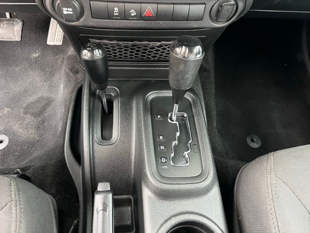 2017 Jeep Wrangler Sport photo 25