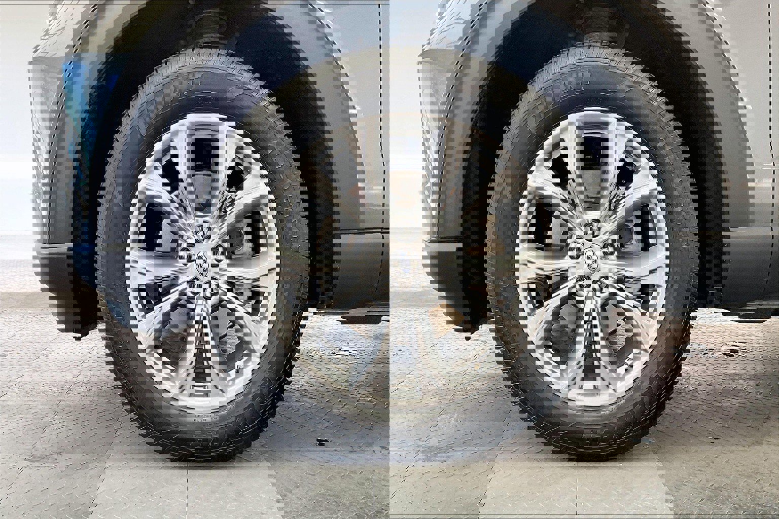 2020 Ford Explorer XLT photo 7