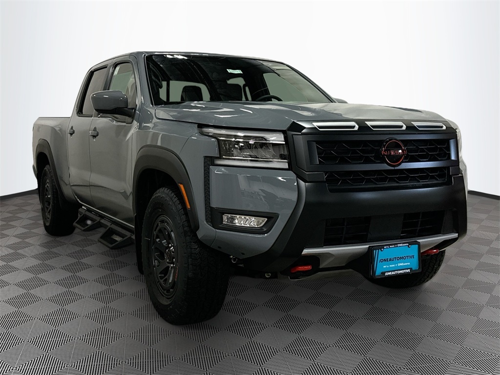 2025 Nissan Frontier PRO-4X photo 3