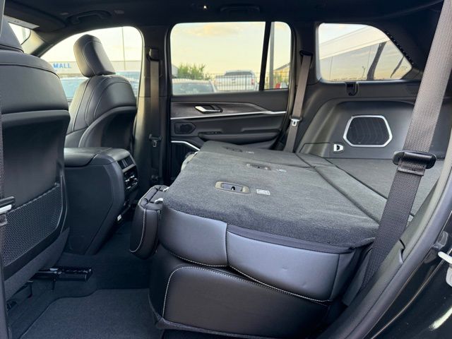 2024 Jeep Cherokee Limited 4xe photo 30