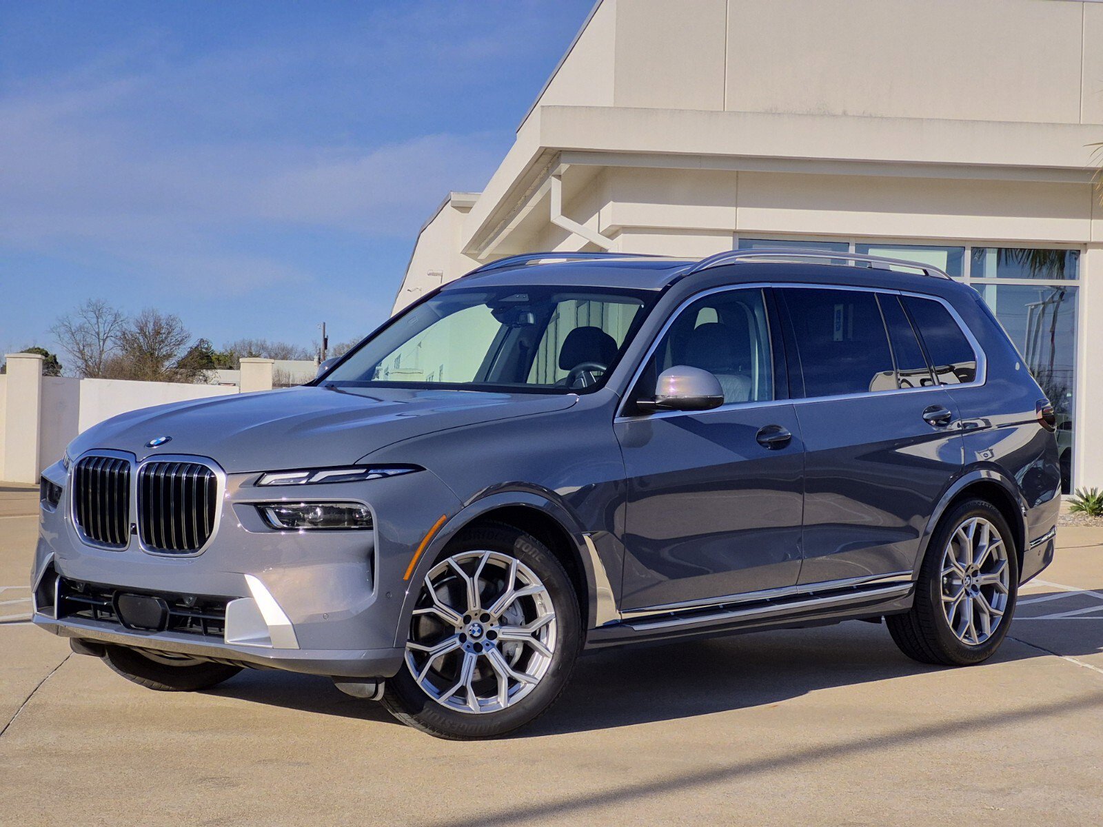 2025 BMW X7 Base's photo