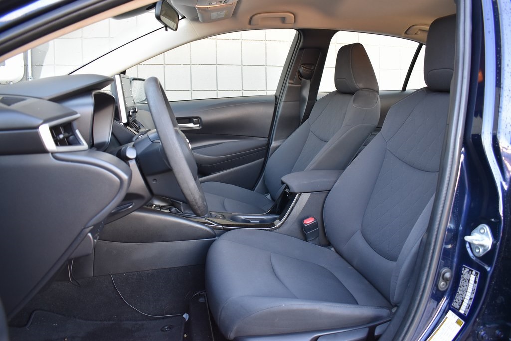 2021 Toyota Corolla Hybrid LE photo 2