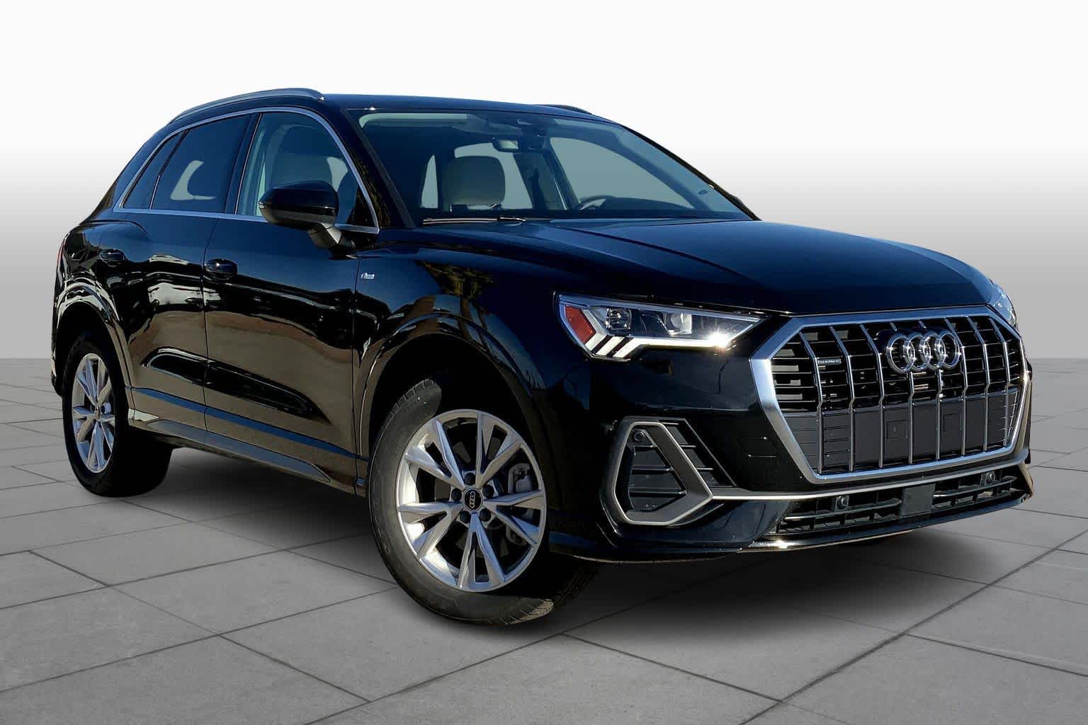 2025 Audi Q3 S line Premium photo 2