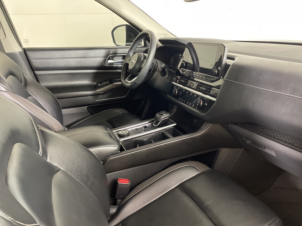2022 Nissan Pathfinder SL photo 10