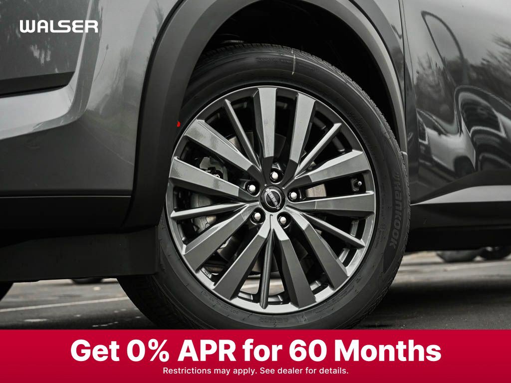 2025 Nissan Pathfinder SL photo 2