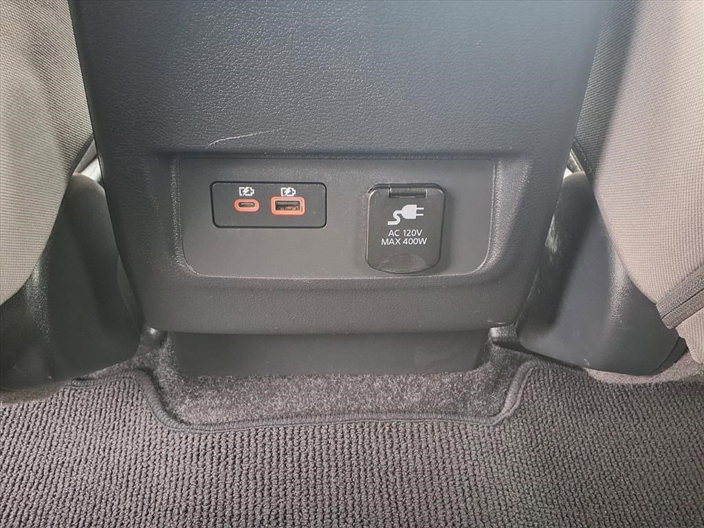 2022 Nissan Frontier Crew Cab SV photo 9