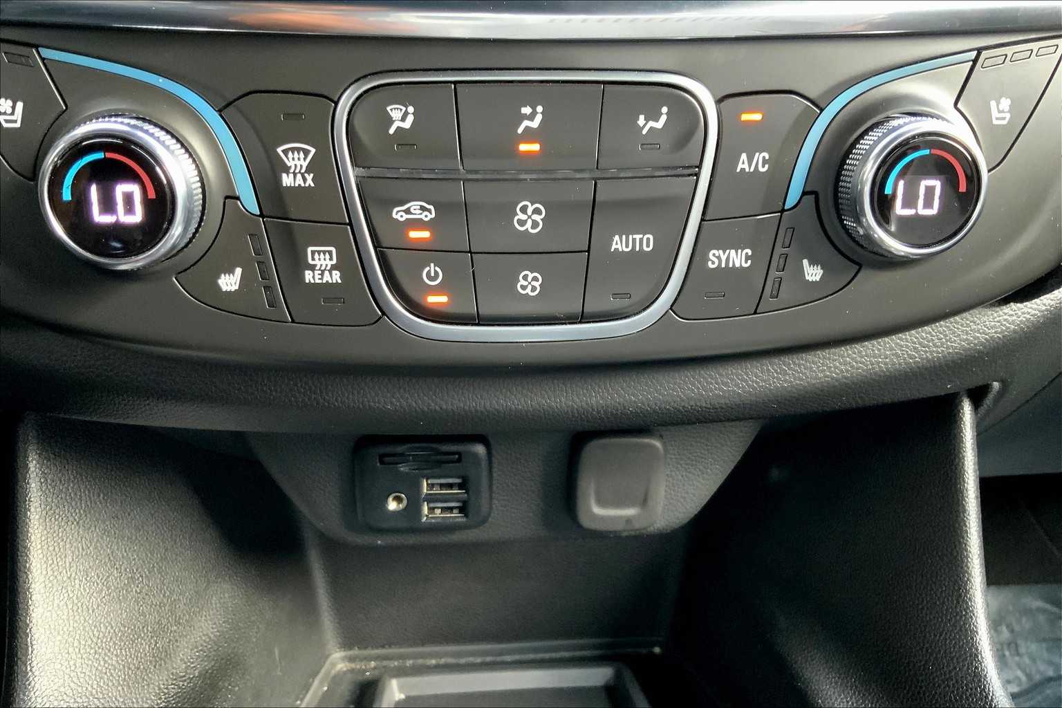 2023 Chevrolet Traverse Premier photo 31