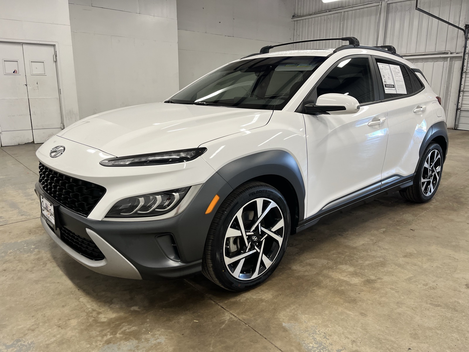 2022 Hyundai Kona Limited photo 3