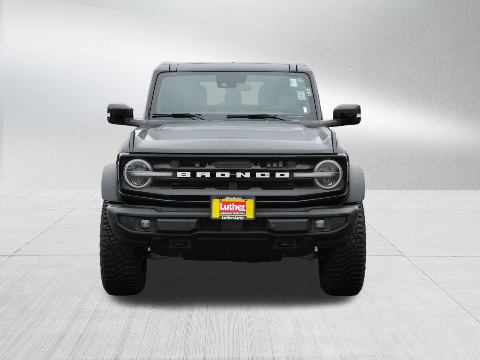 2024 Ford Bronco Outer Banks photo 2