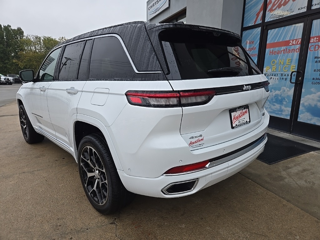 2025 Jeep Grand Cherokee Summit Reserve photo 3