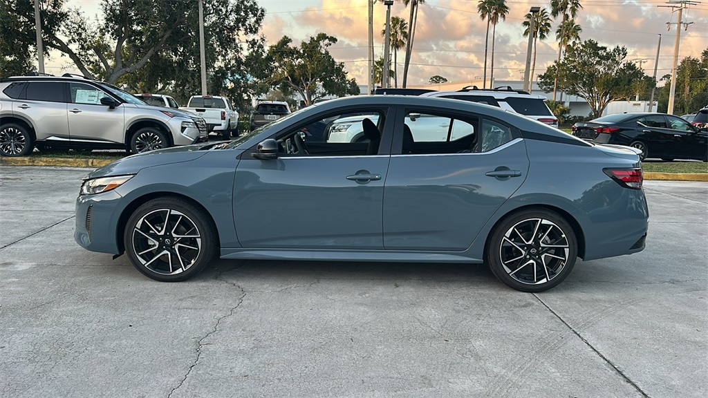 2025 Nissan Sentra SR photo 4