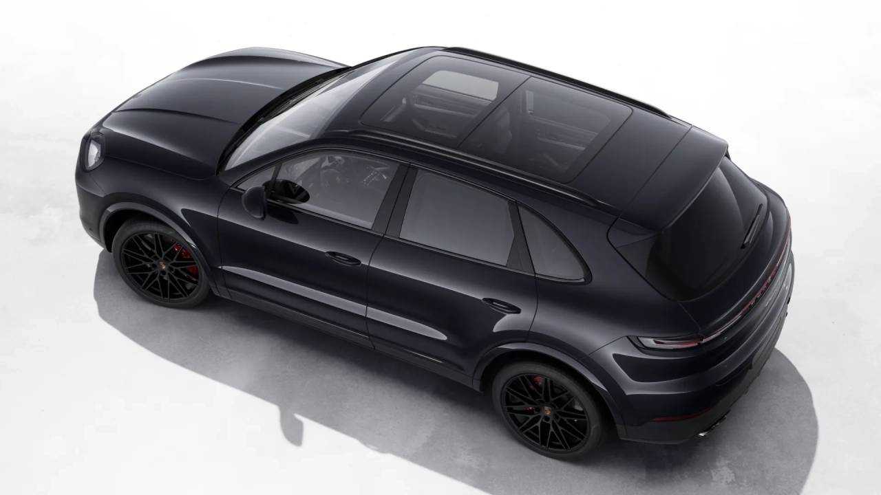 2026 Porsche Cayenne S photo 4