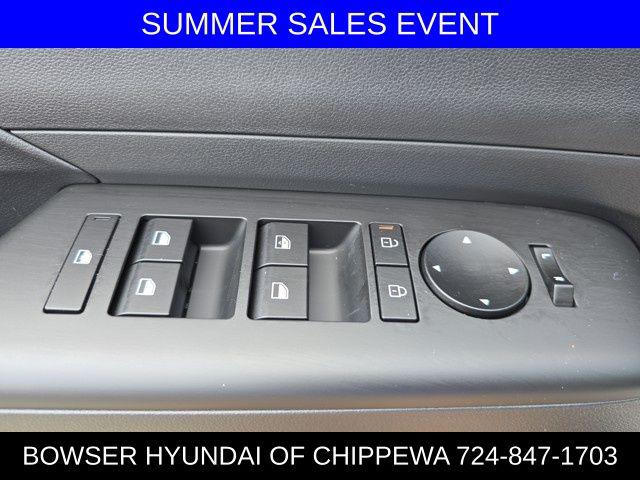 2025 Hyundai Kona SE photo 5